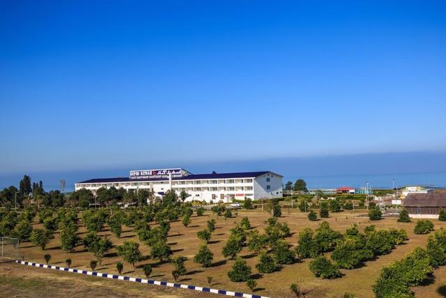 هتل سفید کنار