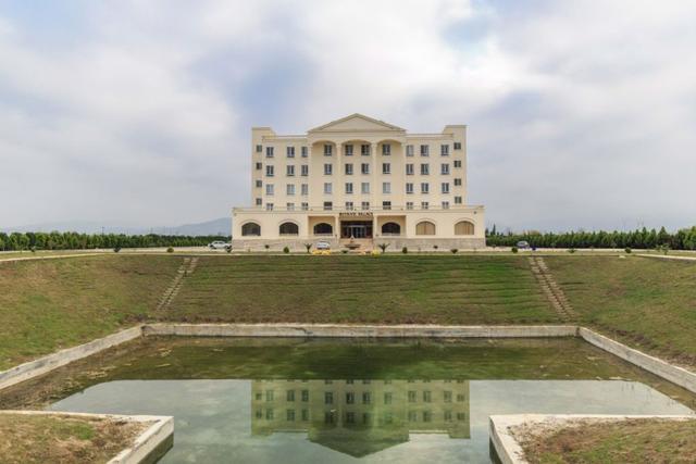 هتل قصر بوتانیک