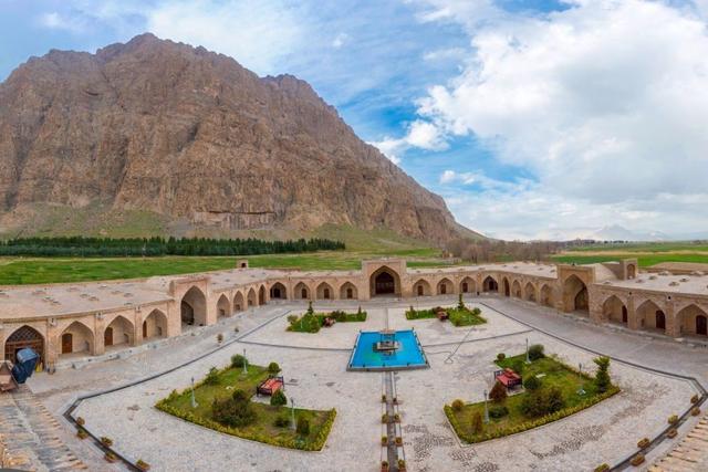 هتل بین المللی لاله بیستون