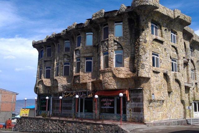 هتل آپارتمان تخت جمشید